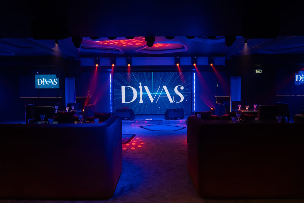 Интерьер Divas, основной зал