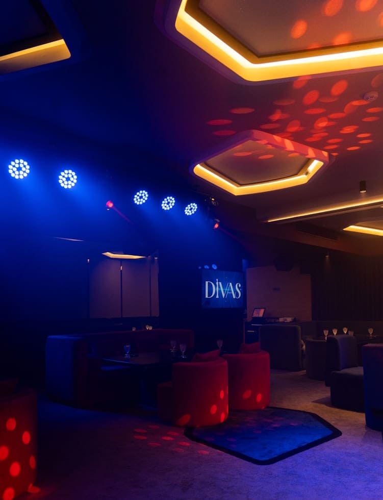 Интерьер Divas, основной зал